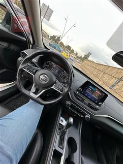 نيسان ألتيما